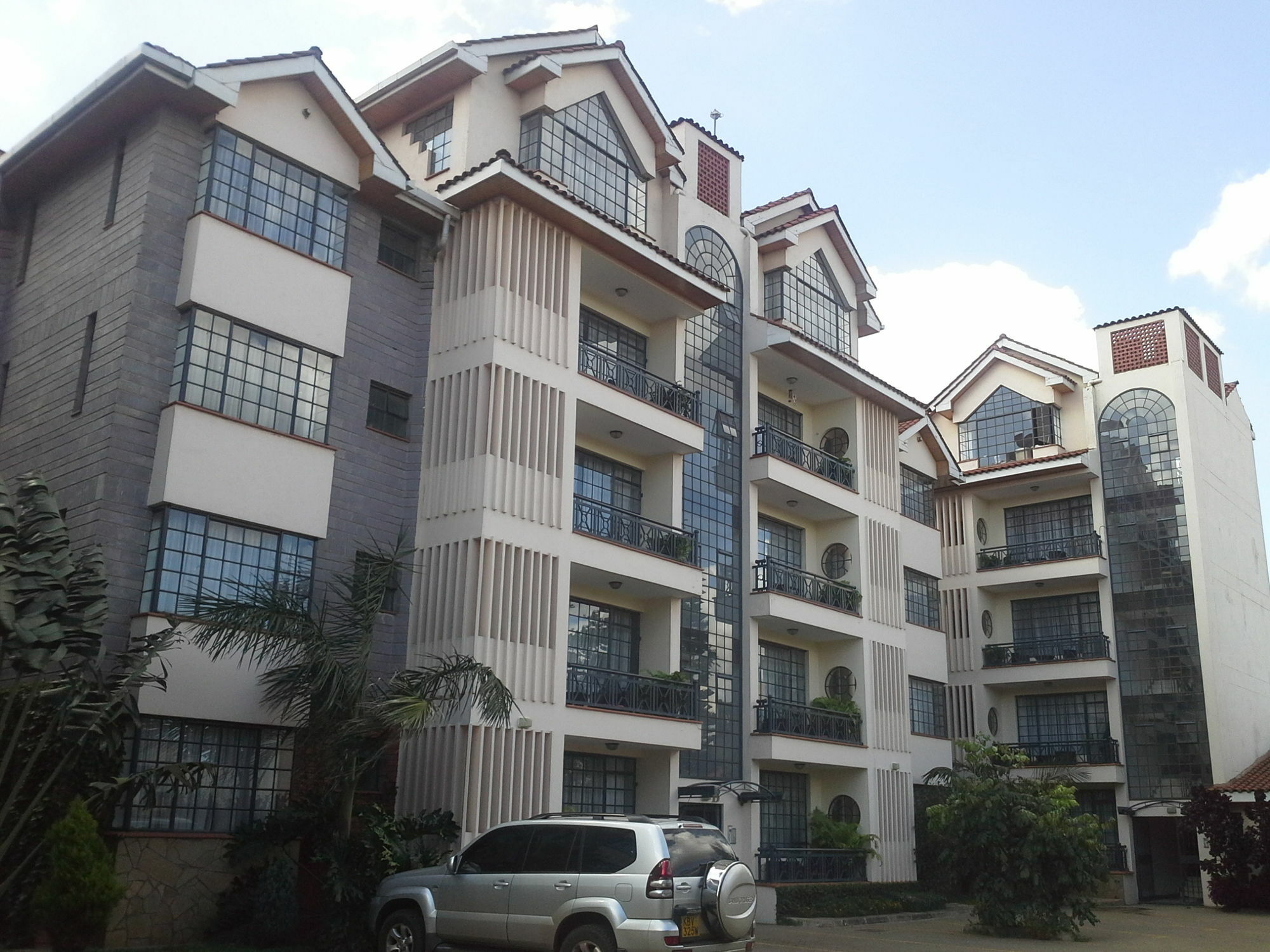 Meltonia Luxury Suites Nairobi Exterior photo