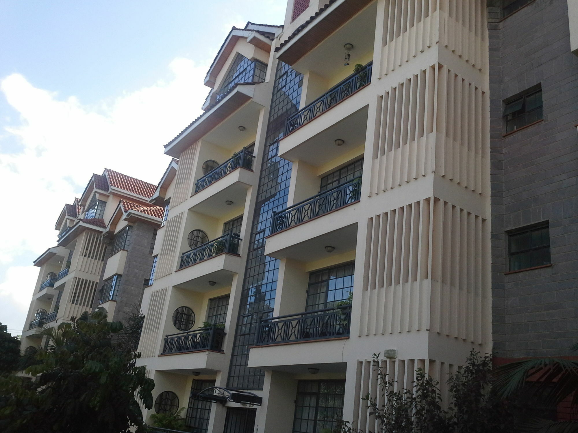 Meltonia Luxury Suites Nairobi Exterior photo