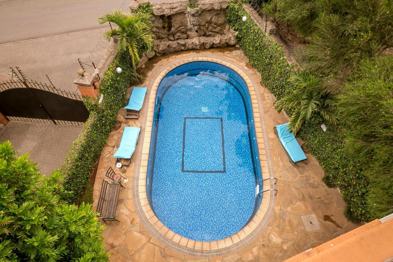 Meltonia Luxury Suites Nairobi Exterior photo